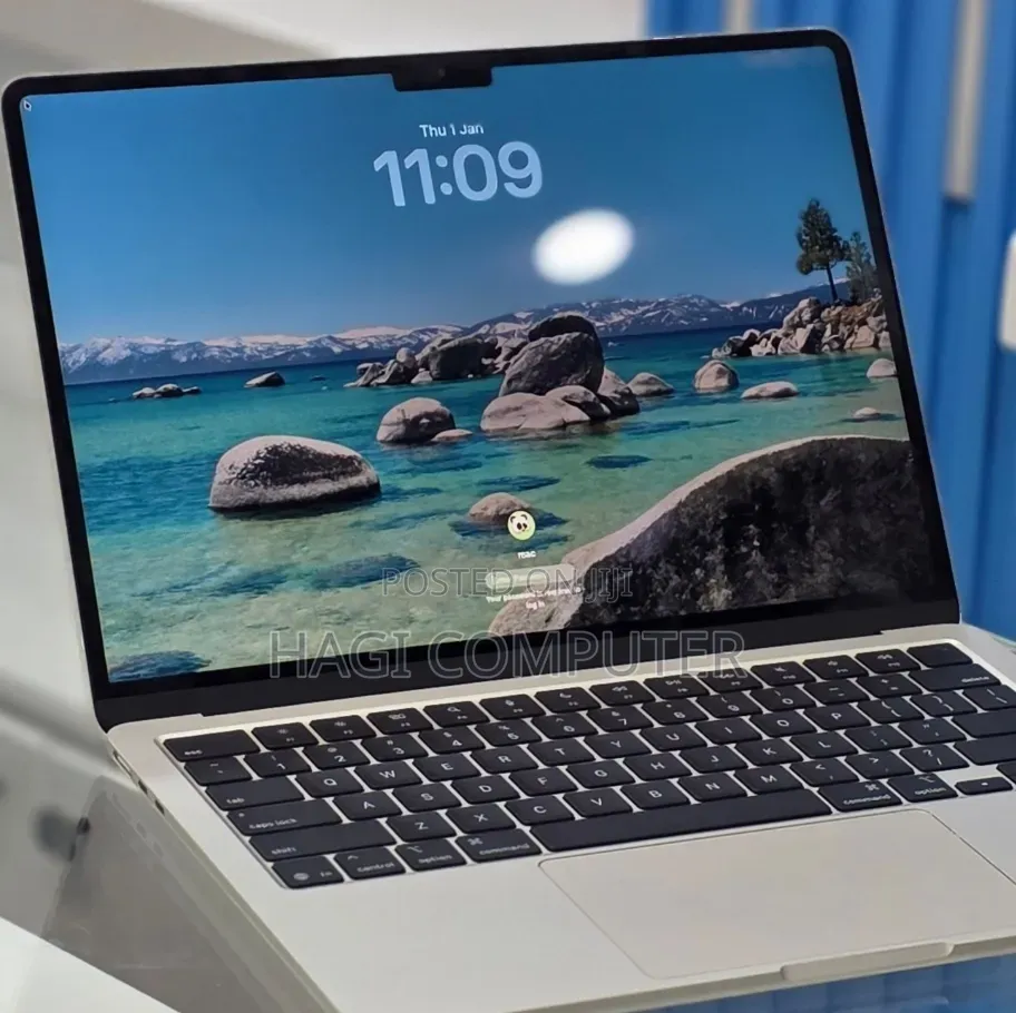 New Laptop Apple MacBook Air 2025 M4 16GB Apple M4 SSD 256GB