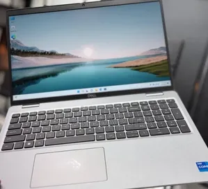 New Laptop Dell Precision 5540 16GB Intel Core i5 SSD 512GB