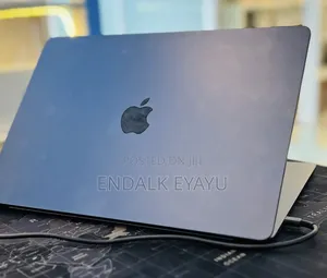 New Laptop Apple MacBook Air 2024 M3 8GB Apple M3 SSD 256GB