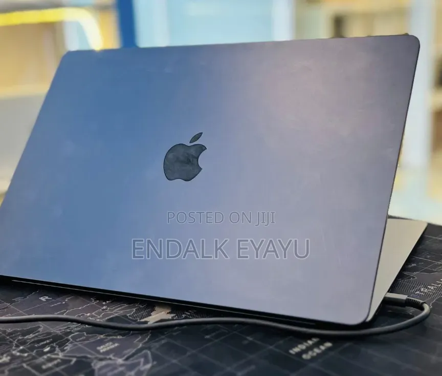 New Laptop Apple MacBook Air 2024 M3 8GB Apple M3 SSD 256GB