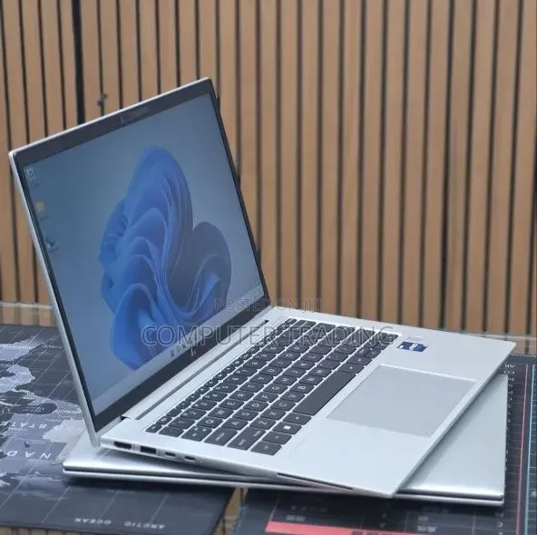 New Laptop HP EliteBook 840 G9 16GB Intel Core i7 SSD 512GB