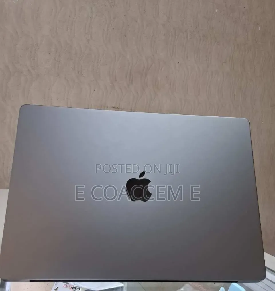 New Laptop Apple MacBook 16GB SSD 1T
