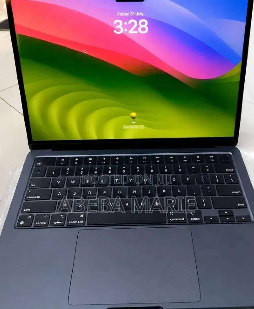New Laptop Apple MacBook Air 2022 M2 8GB Apple M2 SSD 512GB