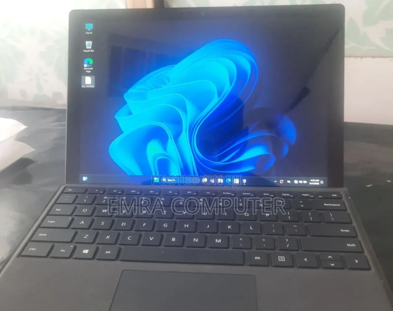 New Laptop Microsoft Surface 8GB Intel Core i5 SSD 256GB
