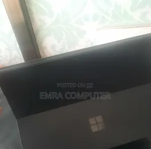 New Laptop Microsoft Surface 8GB Intel Core i5 SSD 256GB