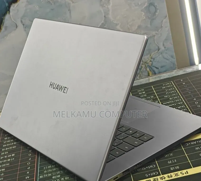 New Laptop Huawei Matebook D 15 8GB Intel Core i3 SSD 256GB