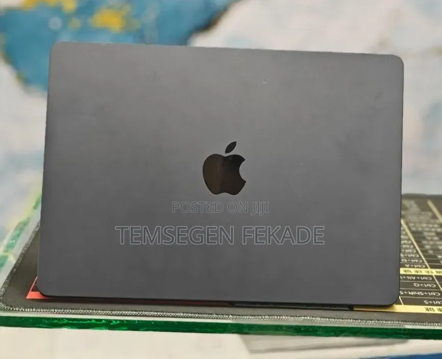 New Laptop Apple MacBook Air 2022 M2 8GB Apple M2 SSD 512GB