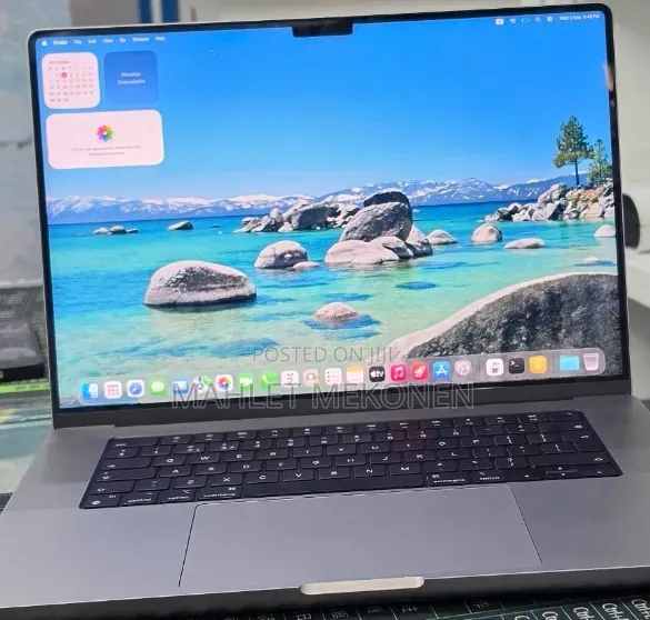 New Laptop Apple MacBook Pro 2021 M1 16GB Intel Core 5 SSD 512GB