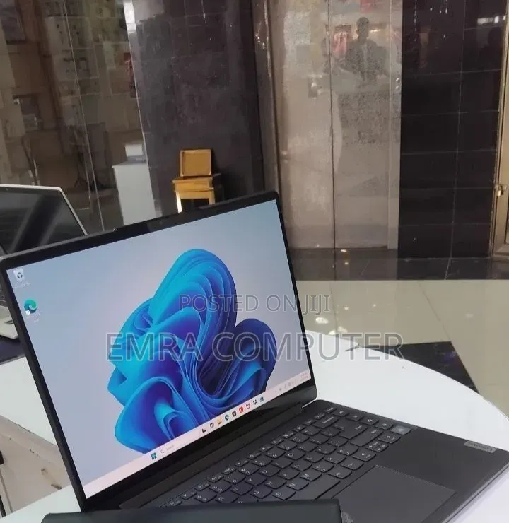 New Laptop Lenovo 16GB Intel Core i7 SSD 512GB