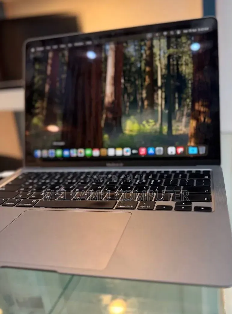 New Laptop Apple MacBook Air 2020 M1 8GB Apple M1 SSD 256GB