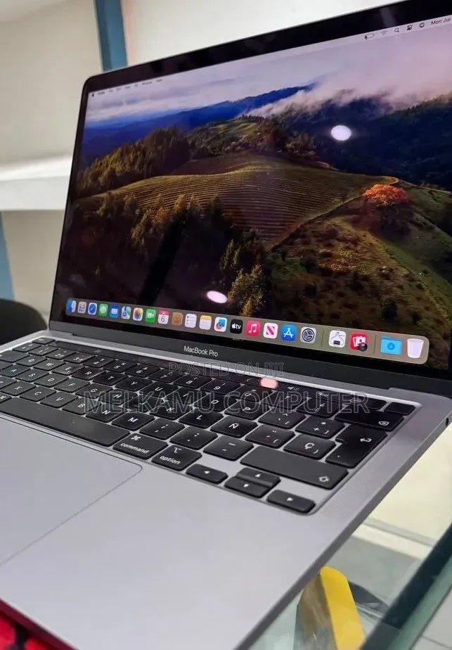 New Laptop Apple MacBook Air 2020 M1 8GB Apple M1 SSD 256GB