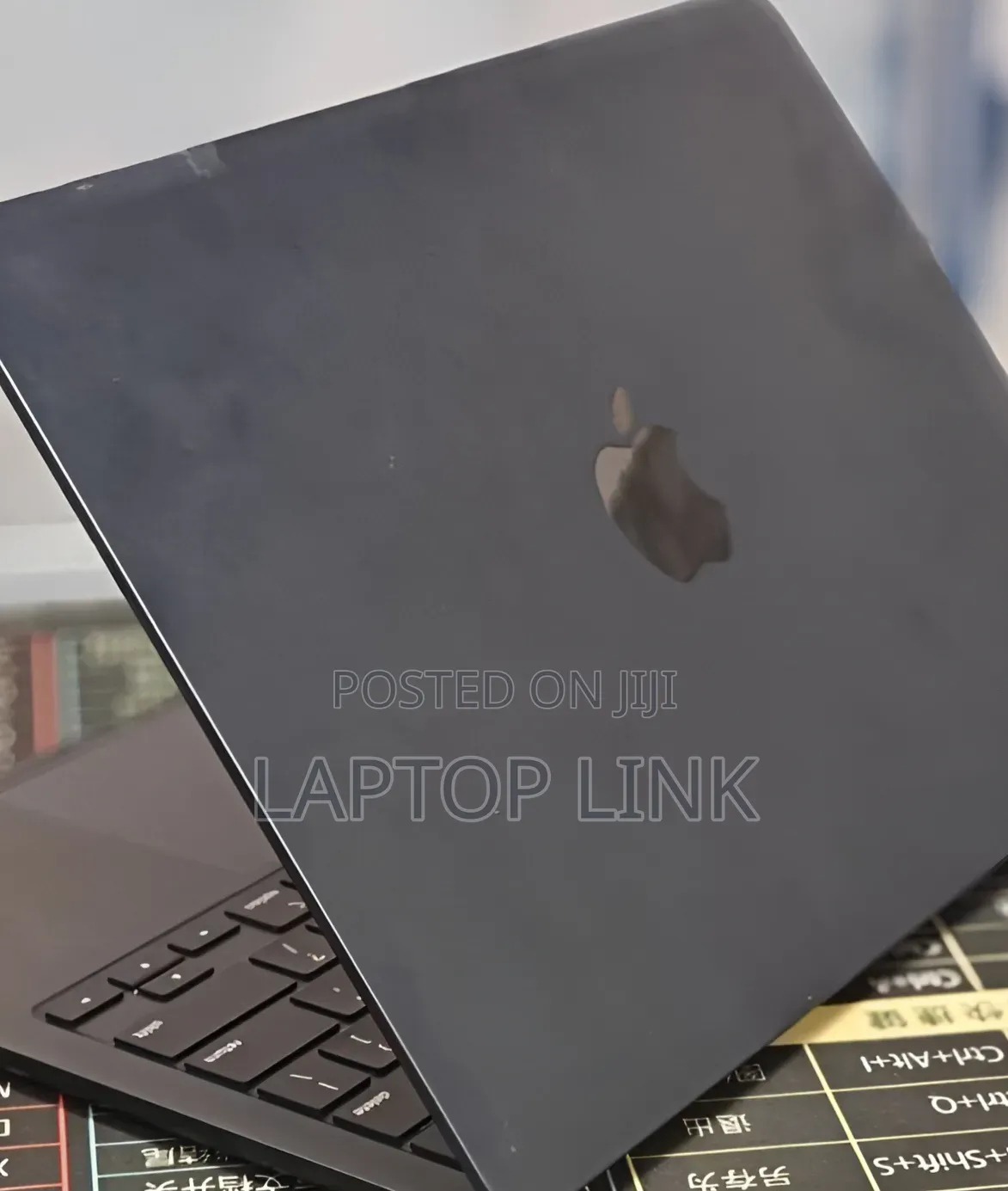 New Laptop Apple MacBook Air 2022 M2 8GB Apple M2 SSD 512GB