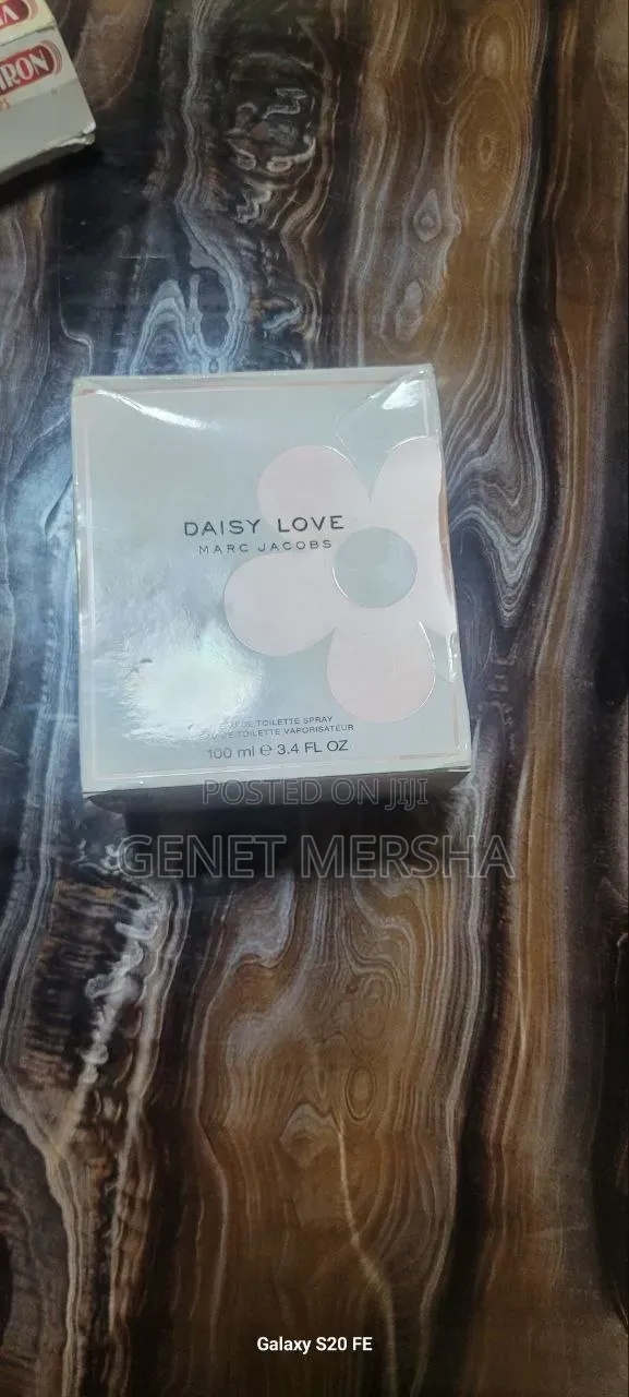 Daisy Love
Marc Jacobs
