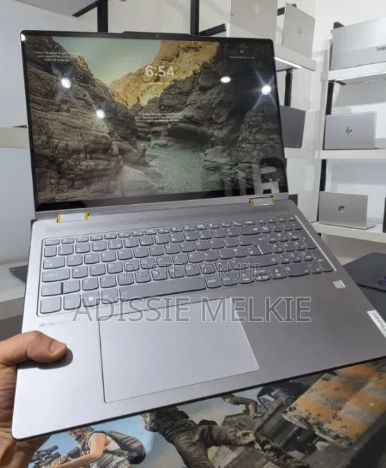 New Laptop Lenovo Yoga 330 16GB AMD Ryzen 7 SSD 512GB