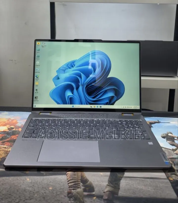 New Laptop Lenovo Yoga 330 16GB AMD Ryzen 7 SSD 512GB