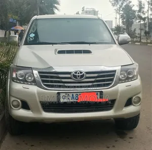 Toyota Hilux 2013 Beige
