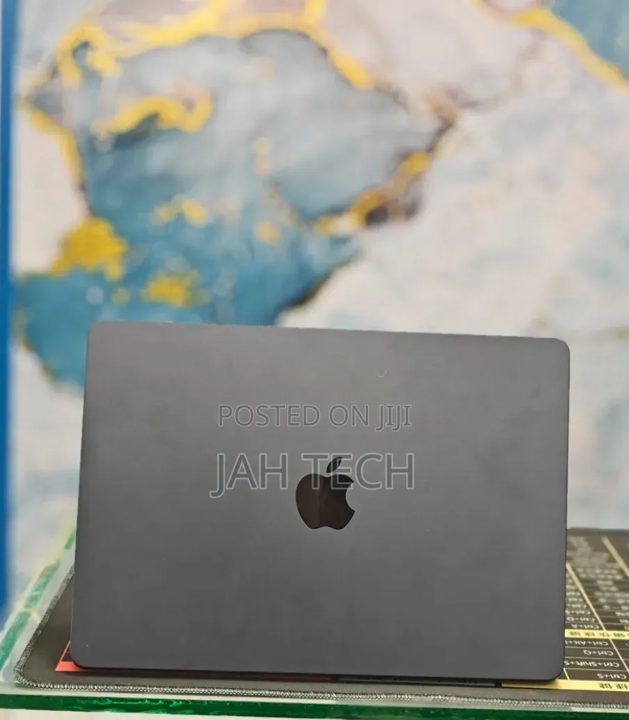 New Laptop Apple MacBook Air 2022 M2 8GB Apple M2 SSD 512GB