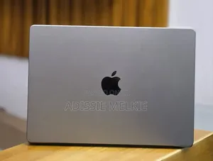 New Laptop Apple MacBook 32GB Apple M1 Pro SSD 512GB
