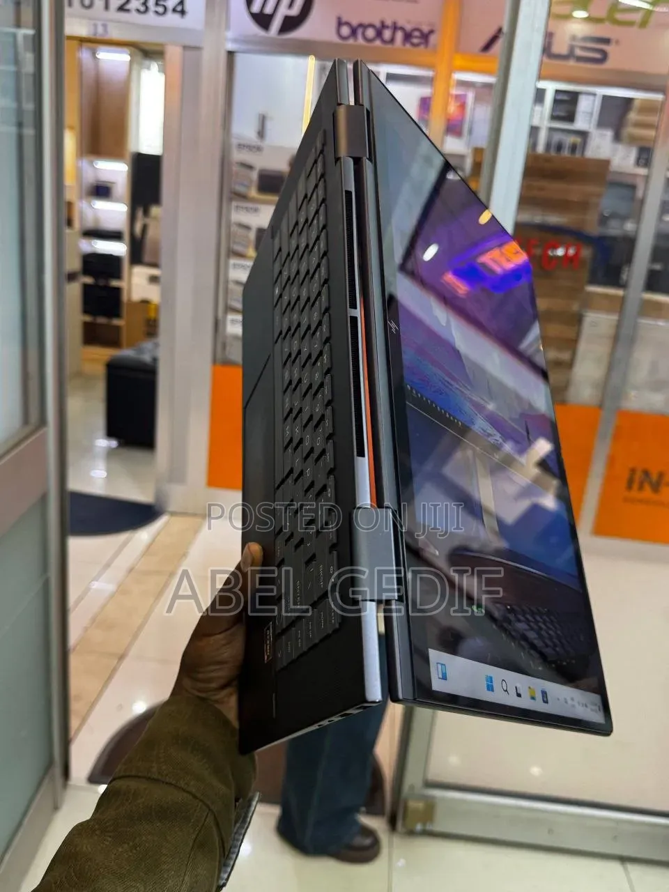 New Laptop HP Envy x360 8GB AMD Ryzen 5 SSD 512GB