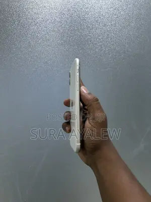 New Apple iPhone 11 128 GB White