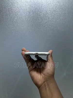 New Apple iPhone 11 128 GB White