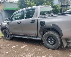 Toyota Hilux Revo Double Cab Deisel 2.4 AWD 2020 Gray