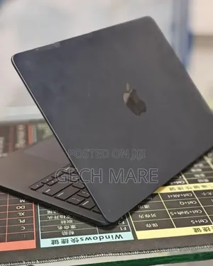 New Laptop Apple MacBook Air 2022 M2 8GB Apple M2 SSD 512GB