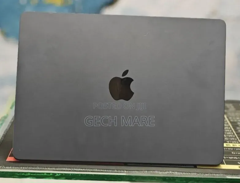 New Laptop Apple MacBook Air 2022 M2 8GB Apple M2 SSD 512GB