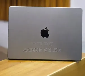 New Laptop Apple MacBook 32GB Apple M1 Pro SSD 512GB