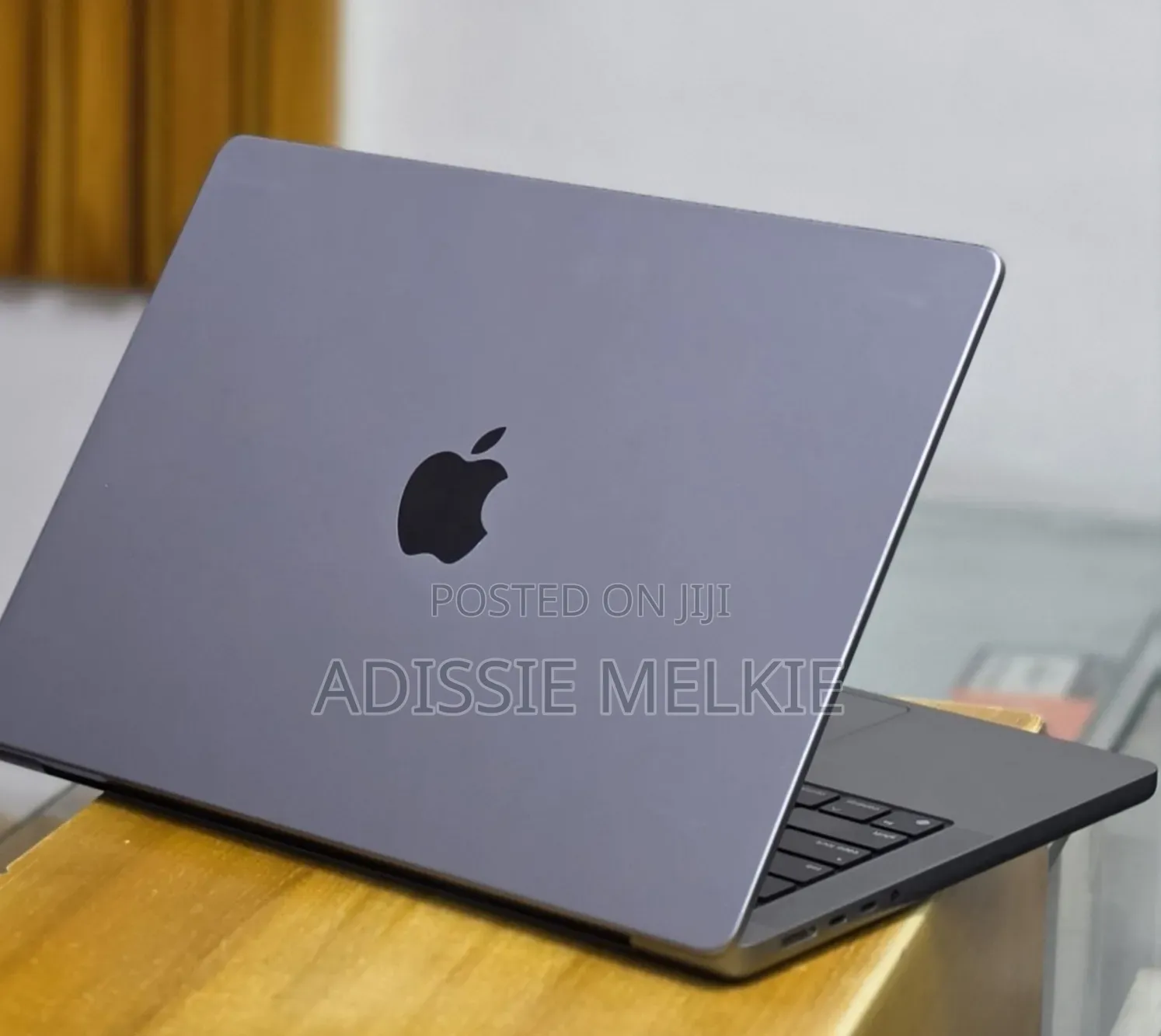 New Laptop Apple MacBook 32GB Apple M1 Pro SSD 512GB