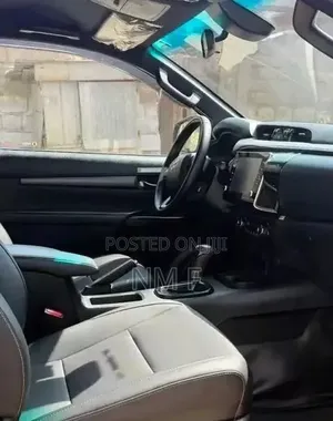 Toyota Hilux 2021 Gray