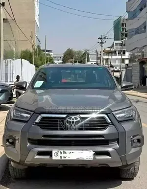 Toyota Hilux 2021 Gray