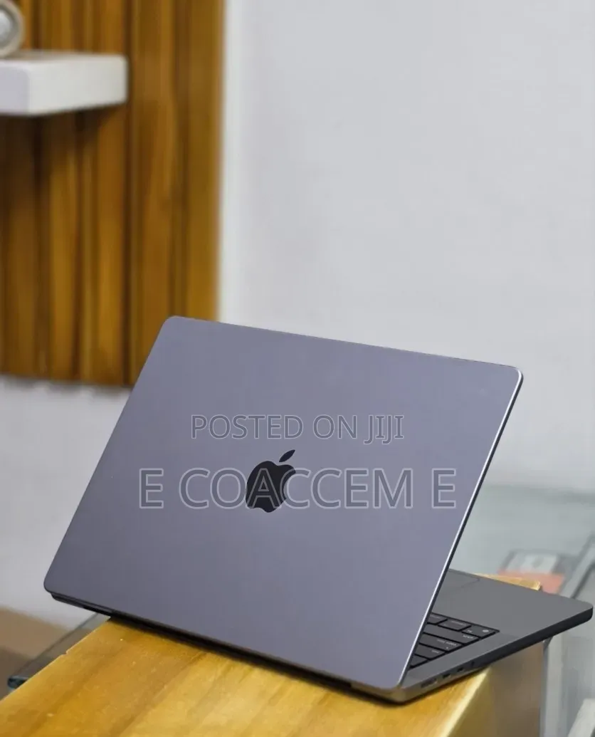 New Laptop Apple MacBook Pro 2021 M1 32GB SSD 512GB