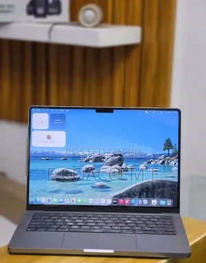 New Laptop Apple MacBook Pro 2021 M1 32GB SSD 512GB