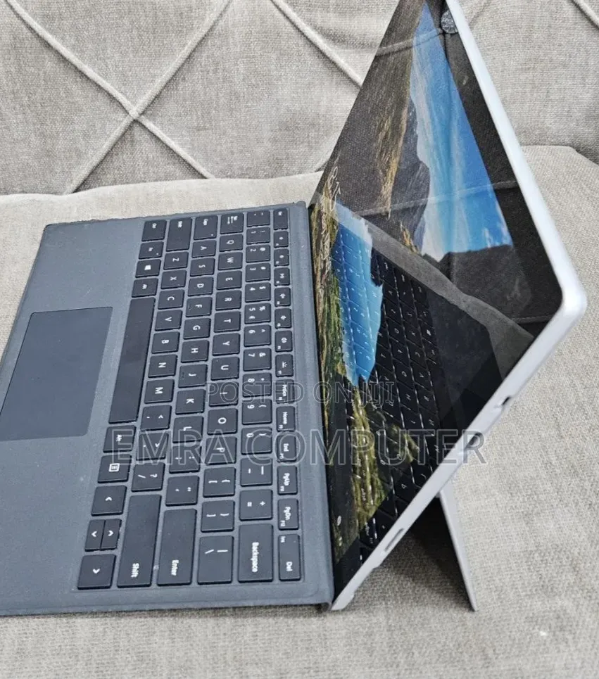 New Laptop Microsoft Surface 16GB Intel Core i7 SSD 512GB
