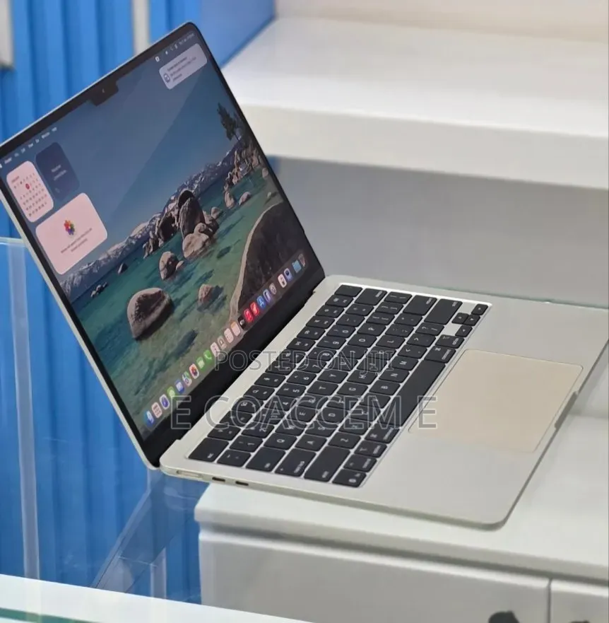New Laptop Apple MacBook Air 2025 M4 16GB SSD 256GB
