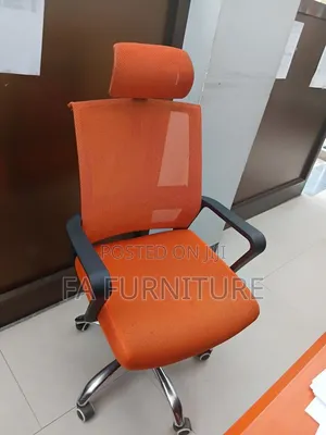 Manager Office Chris