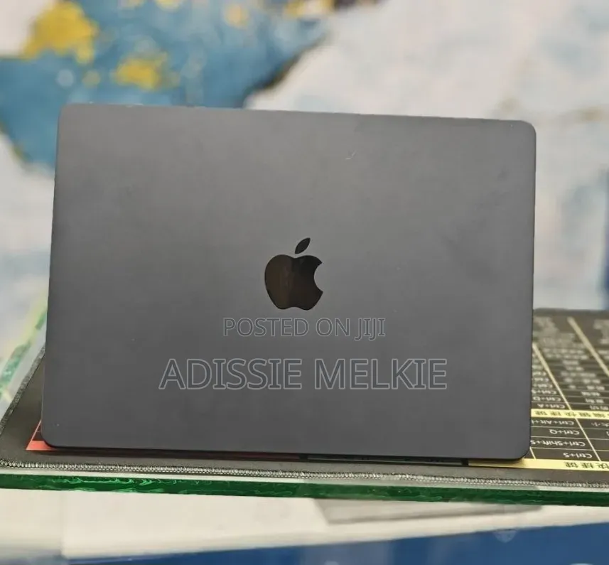 New Laptop Apple MacBook Air 2022 M2 8GB Apple M2 SSD 512GB
