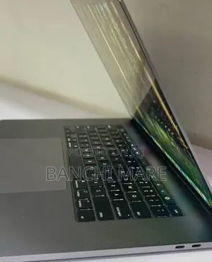 New Laptop Apple MacBook Pro 2019 16GB Intel Core i9 SSD 1T