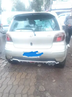 Toyota Vitz 2004 Gold