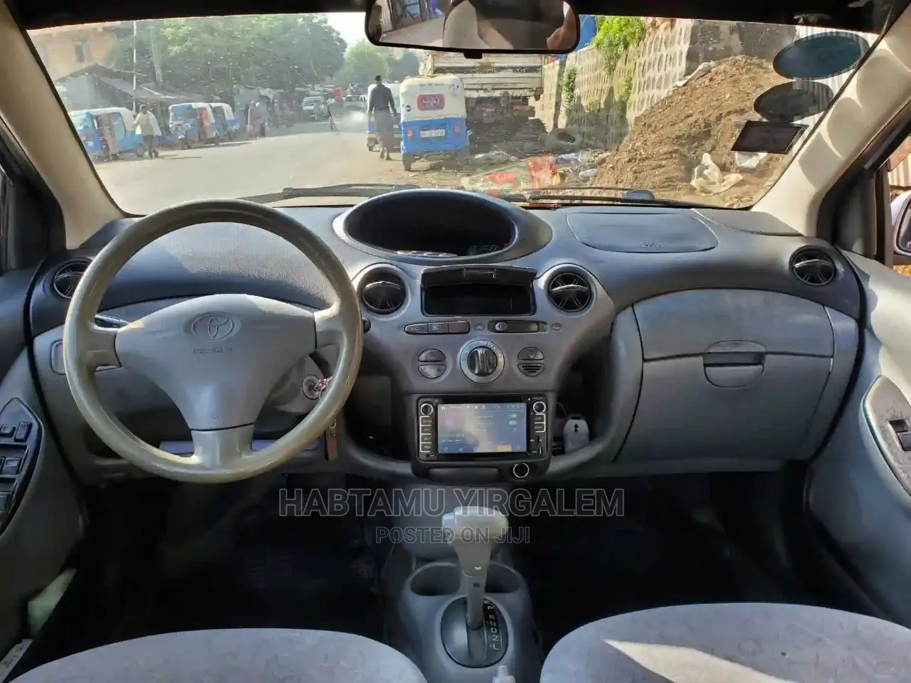 Toyota Vitz 2004 Gold