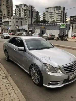 Mercedes-Benz E200 2013 Silver