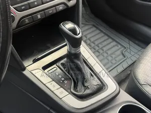 Hyundai Avante 2016 Silver