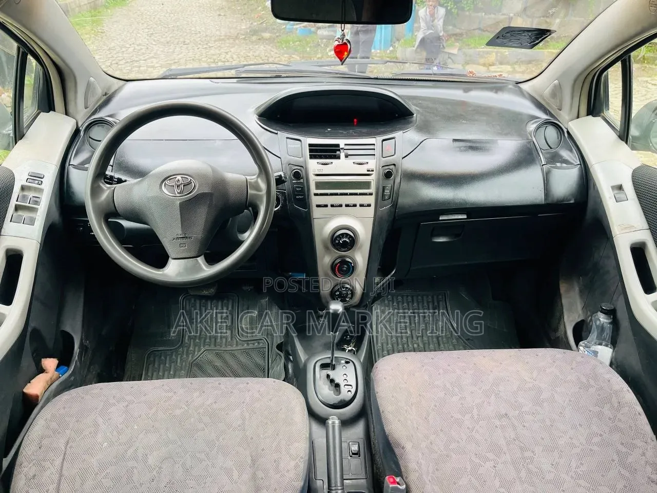 Toyota Yaris HB T1 2009 Silver