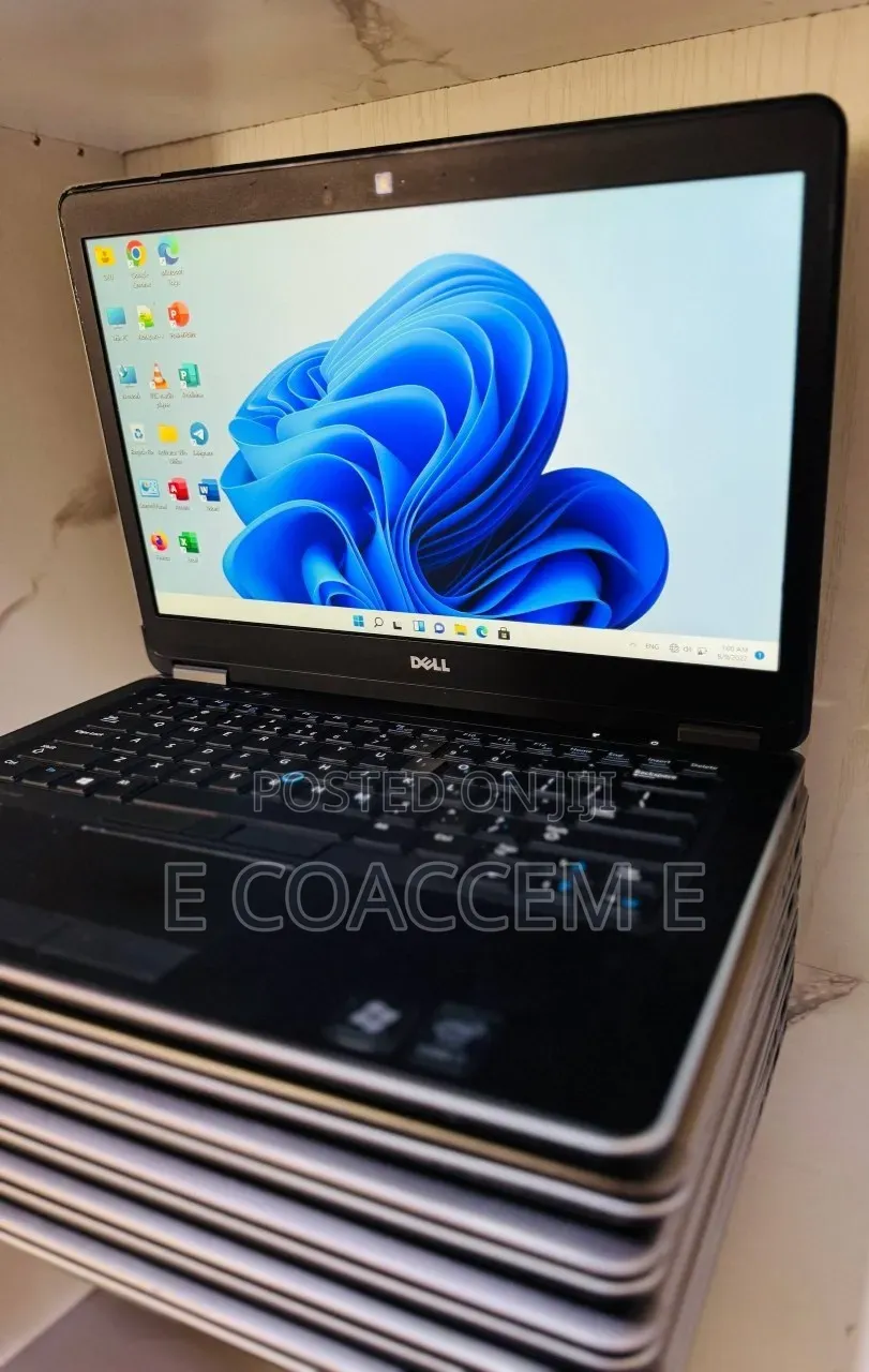 New Laptop Dell 8GB Intel Core i7 SSD 256GB