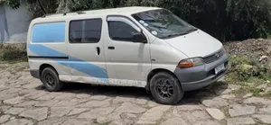 Toyota Hilux 2002 White