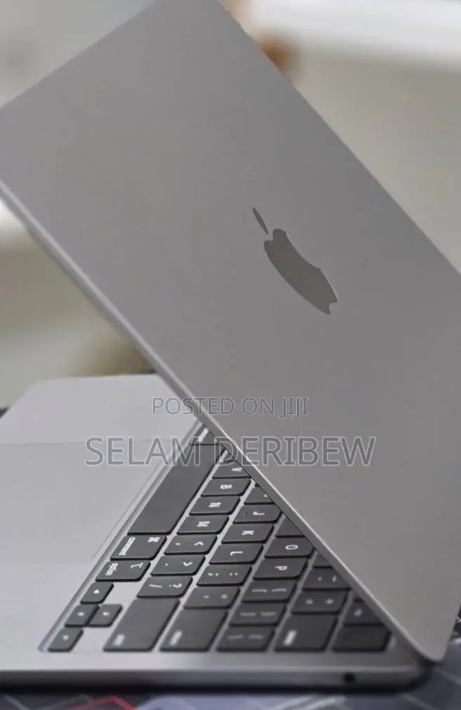 New Laptop Apple MacBook Air 2022 M2 8GB Apple M2 SSD 256GB