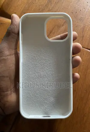 iPhone 13 Cover