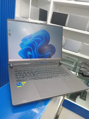 New Laptop Asus ROG Strix G16 G614 16GB Intel Core i7 SSD 1T