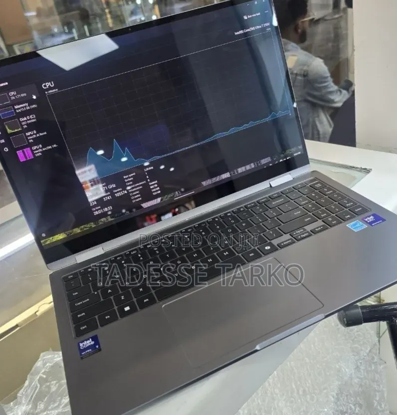 New Laptop Samsung 16GB Intel Core Ultra 7 SSD 512GB